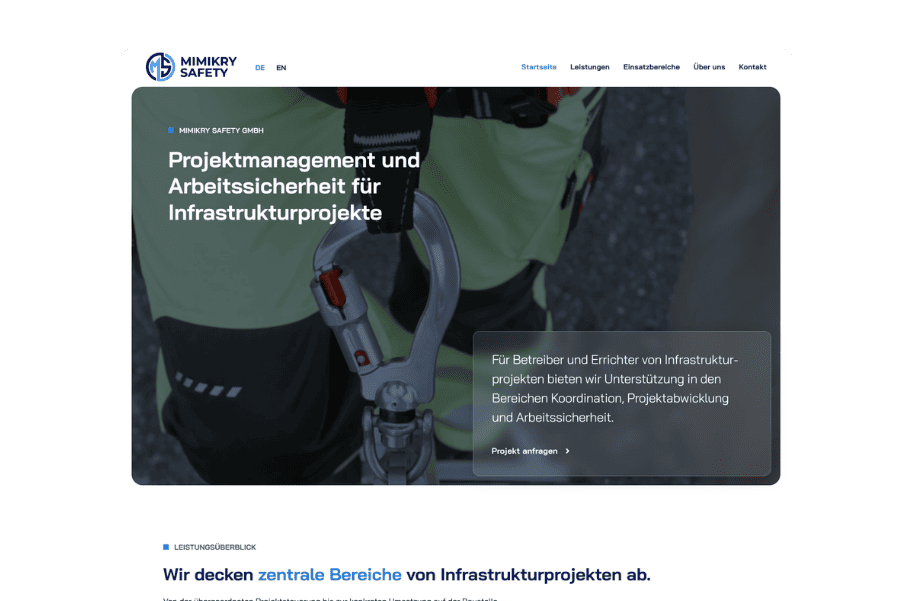 Startseite von Mimikry Safety mit Karabiner einer Absturzsicherung